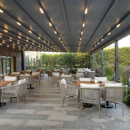 Leo Ξενοδοχείο