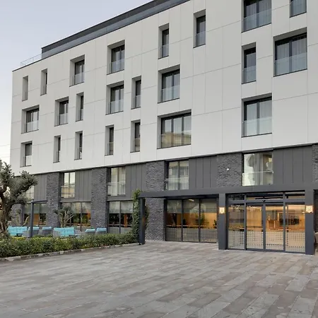 Ξενοδοχείο Leo 4*