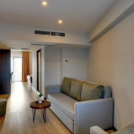 Leo 4* Bursa
