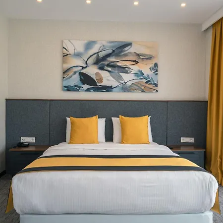 Hotel Leo 4*