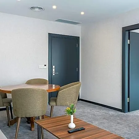 Leo Hotel 4*
