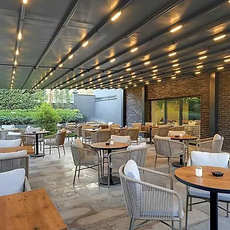 Leo Hotel 4*