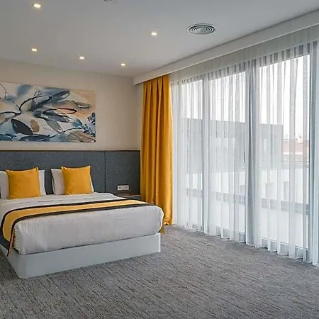 Hotel Leo